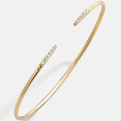 Pointy bangle with round diamonds